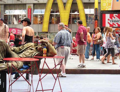 Geração Z brasileira desafia estereótipos de consumo, revela pesquisa